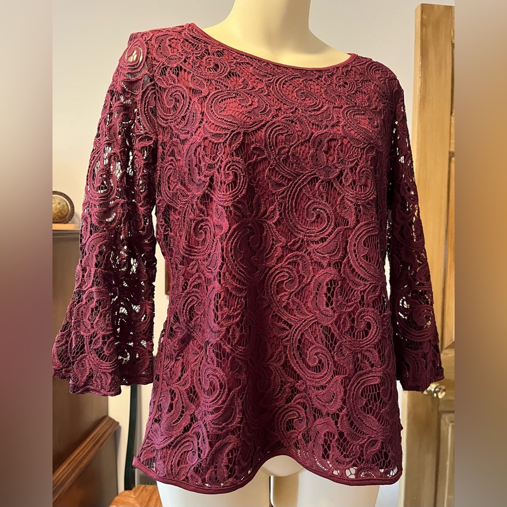 Like new Adrianna Papell dressy top
